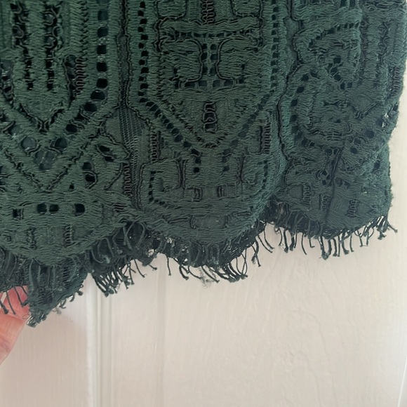 Ann Taylor shirt with mesh fringe pattern. Size 4P - Picture 2 of 10